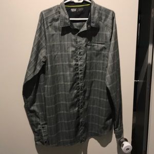 Mountain hardware button down shirt